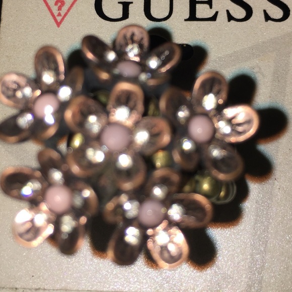 New-Rose golden GUESS Cluster Stacked Costume Ring - Picture 2 of 8